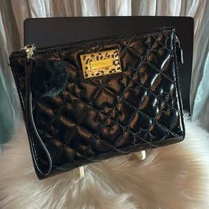 BETSEY JOHNSON Black Quilted CLUTCH BAG W/ DETACHABLE POM WRISTLET KEYCHAIN